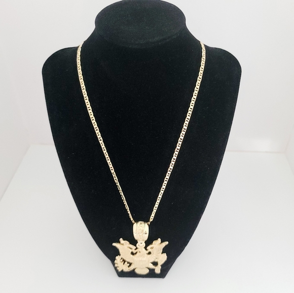 Eagle insignia men's necklace. 18K GF chain. New - Picture 2 of 6